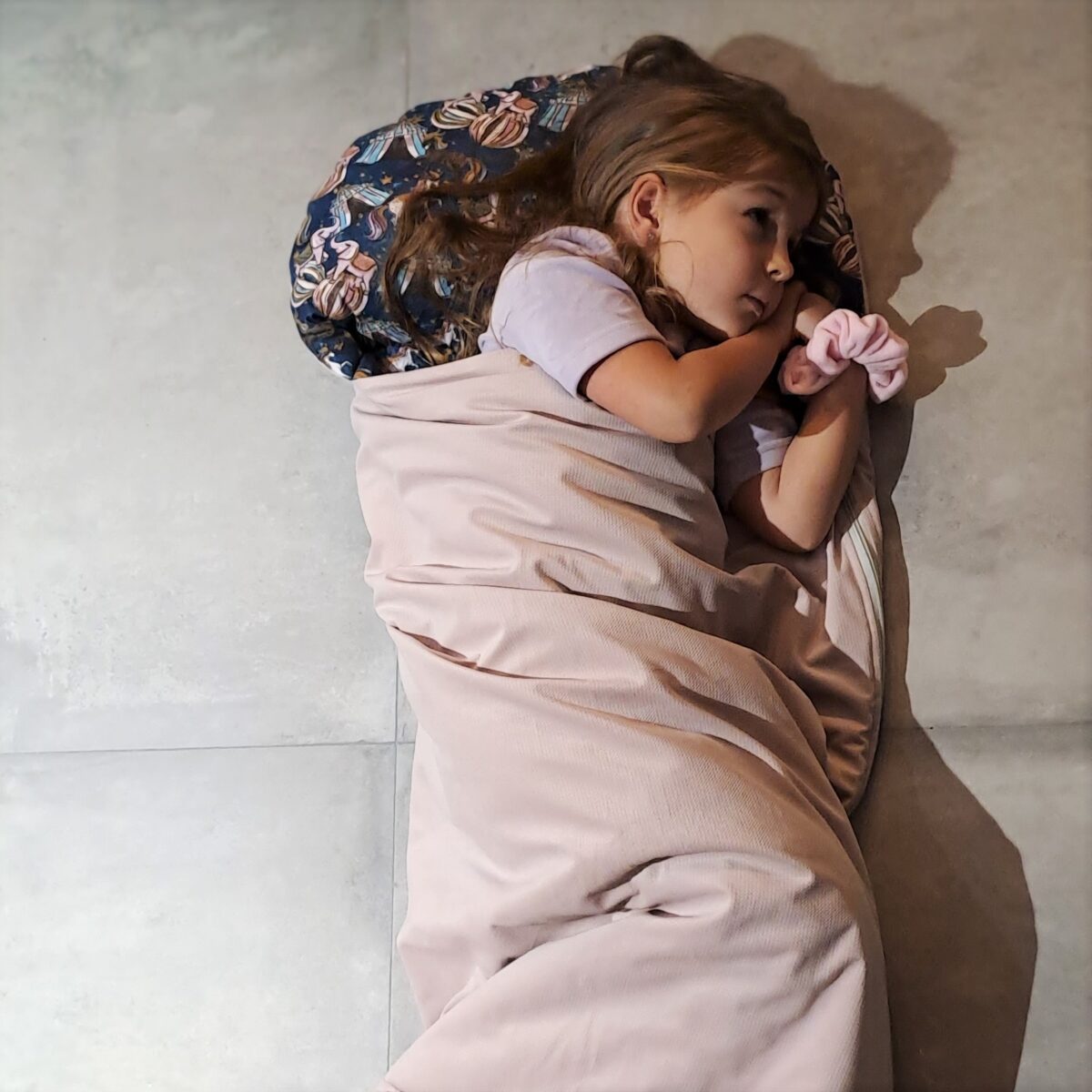 śpiworek do spania do przedszkola różowy velvet