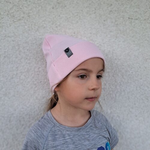 różowa czapka dziecięca